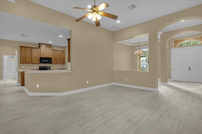 Building Photo - 1043 Via Como Pl