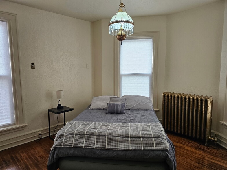 Bedroom - 508 Maple Ave