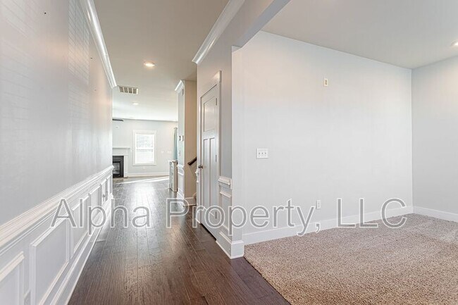 Building Photo - 112 Walking Stick Wy