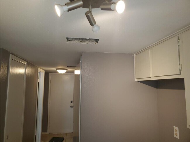Building Photo - 2312 Whitlow Cove