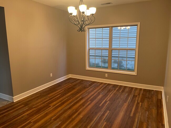 Building Photo - 940 Sunny Slope Trace