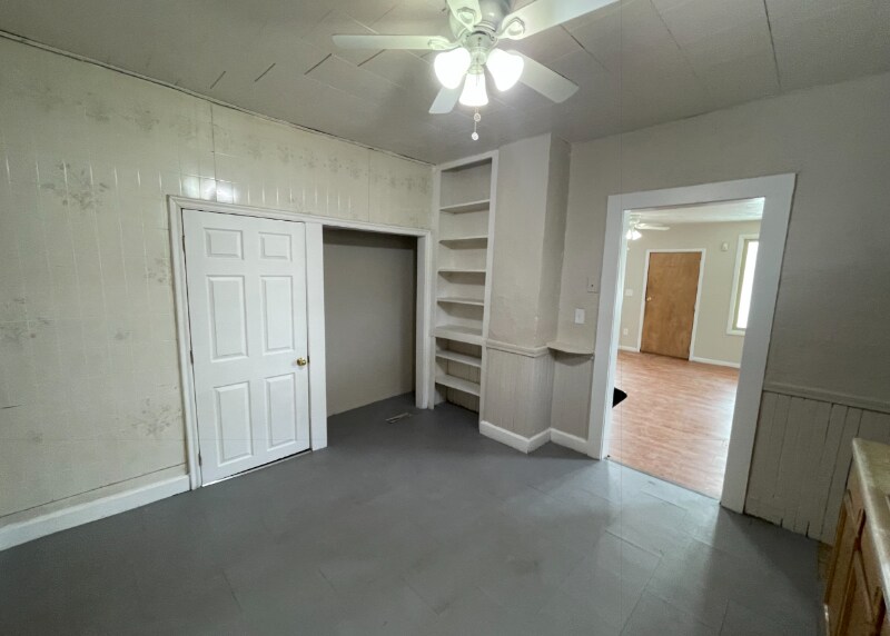 Building Photo - 3413 E 72nd St