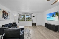 Building Photo - 3225 E Riverside Dr