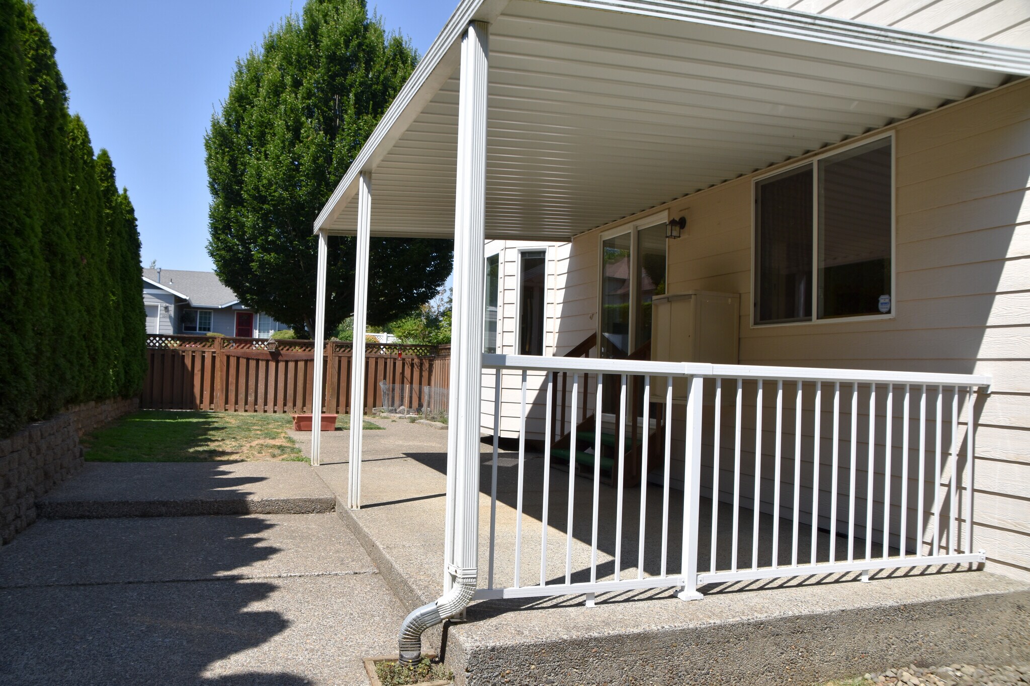 Building Photo - 5126 SE 16th Dr