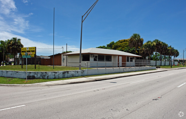 Building Photo - Palms Mobile Home Park
