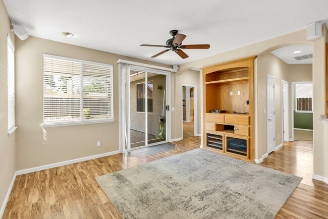 Building Photo - 3635 Poppy Hill Way