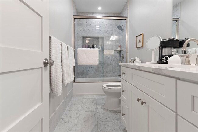 Building Photo - 1797 Beacon St