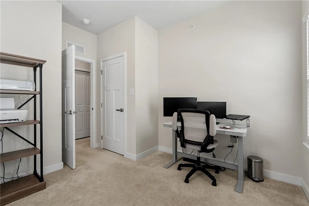 Building Photo - 410 Scharberry Ln