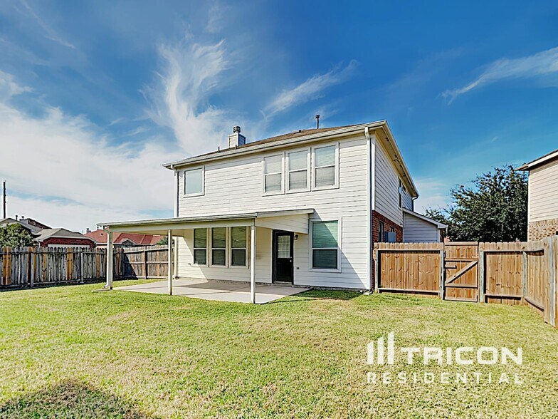 Building Photo - 9715 Haleys Comet Cir