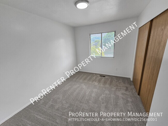 Building Photo - 239 E 975 S