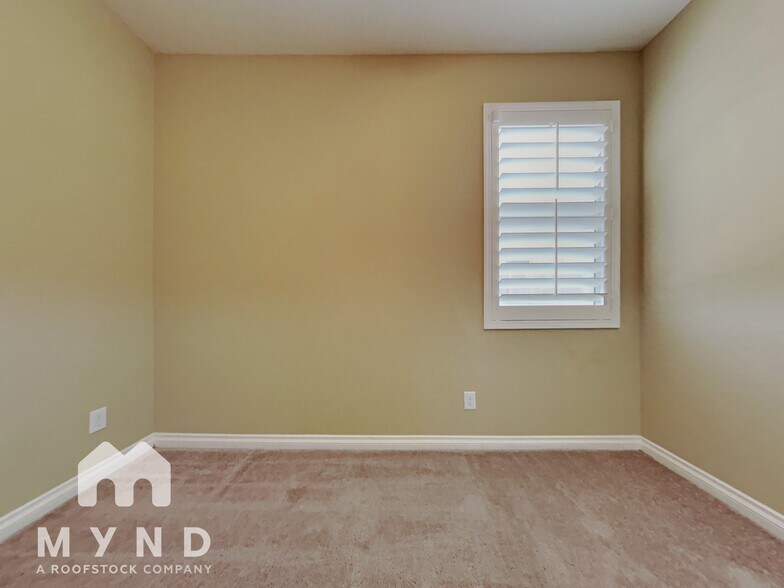 Building Photo - 264 E Mead Dr