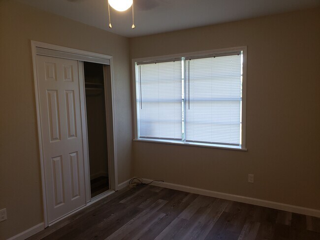 Building Photo - 805 Lamar St