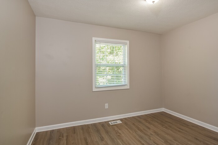Building Photo - 3760 Cherokee Overlook Dr