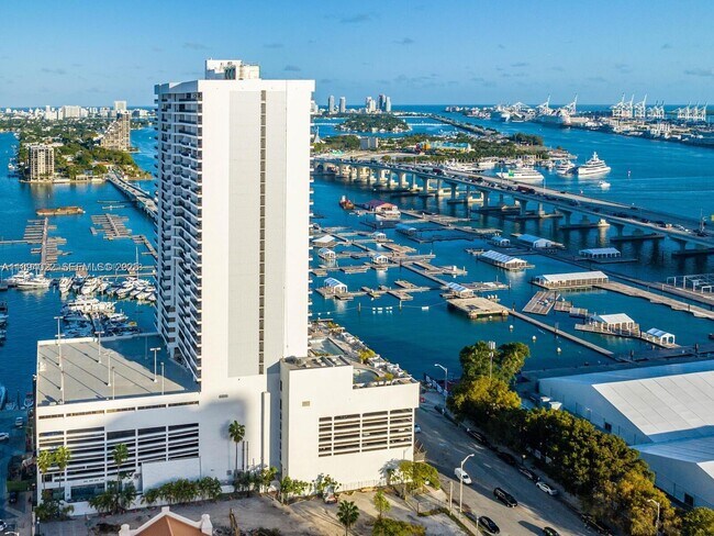 Building Photo - 555 NE 15th St