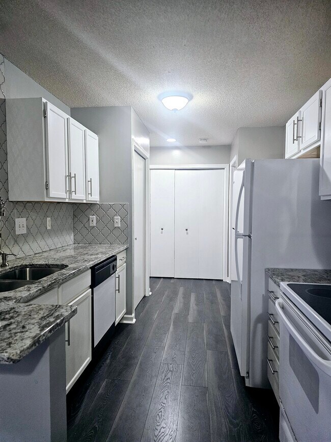 Building Photo - 995 106th Ln NW