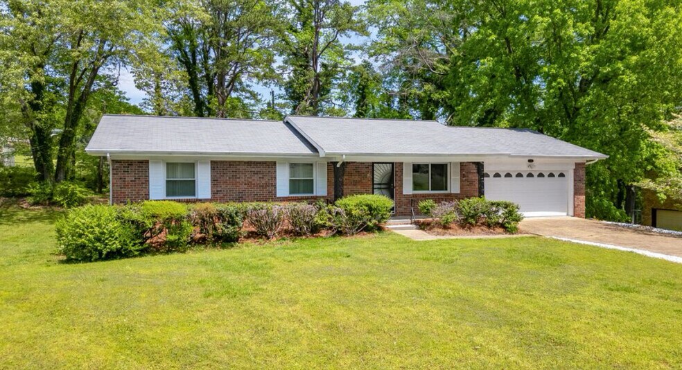 Building Photo - 2314 Green Forest Ln