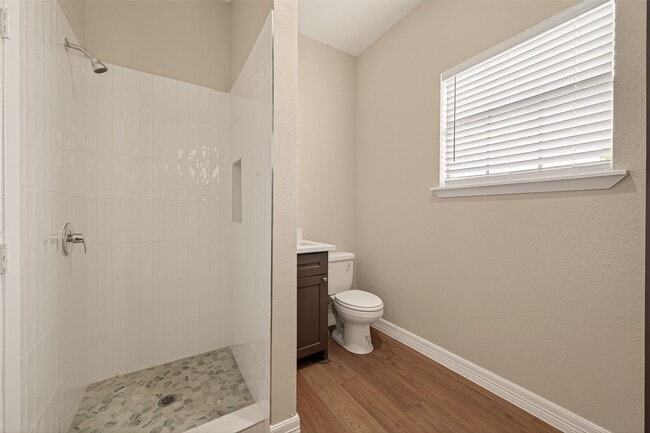 Building Photo - 7927 Brays St