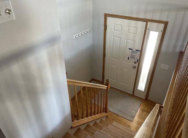 Building Photo - 2706 Wheatland Dr S