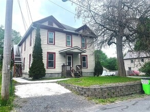 Building Photo - 7 Wells Ave