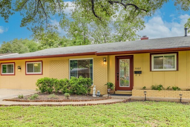 Building Photo - 3002 Stardust Dr
