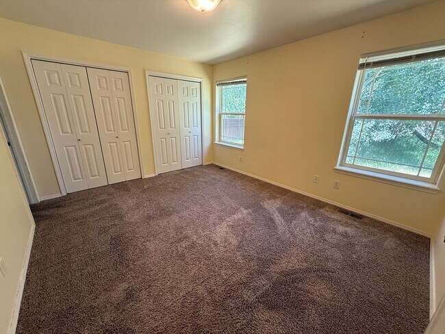 Building Photo - 3207 John Deere St