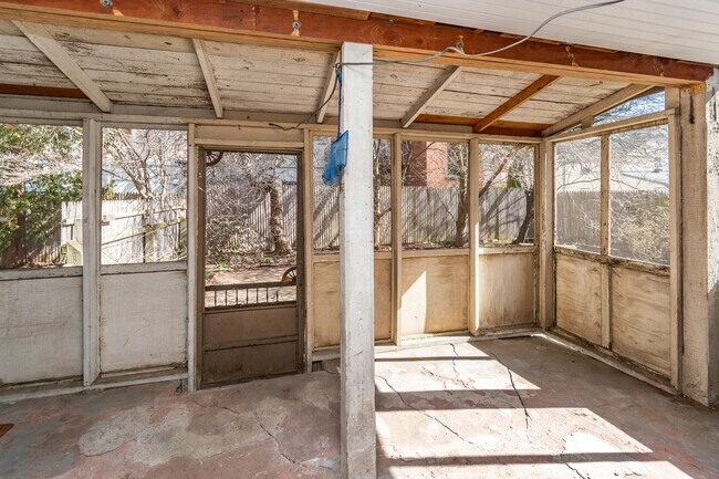 Building Photo - 45 York St