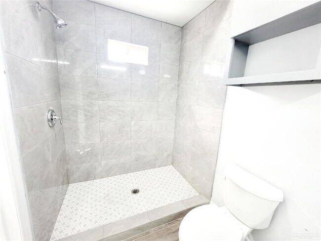 Building Photo - 3815 Las Vistas Ln