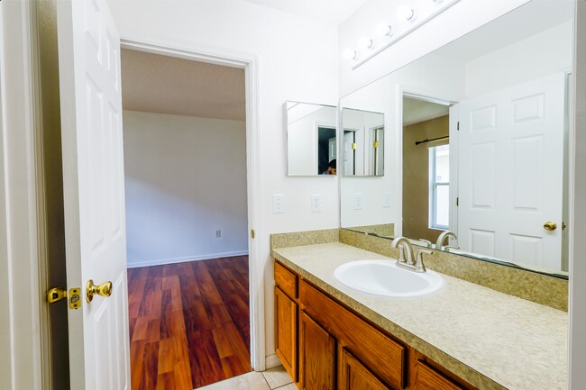 Building Photo - 2674 Willow Glen Cir