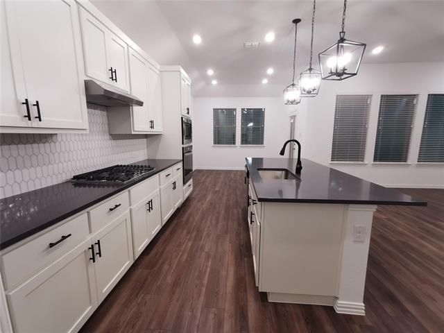 Building Photo - 2403 Lovegrass Ln