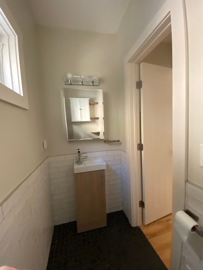 Building Photo - 81 Havermans Ave