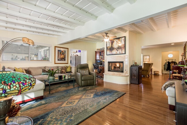 Family Room-Reverse - 5440 Ben Ave