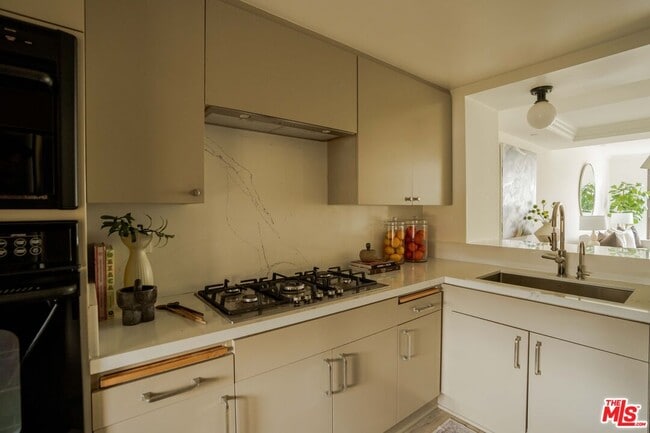 Building Photo - 11847 Gorham Ave