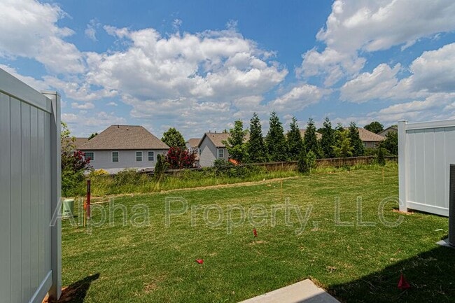 Building Photo - 766 Embark Cir