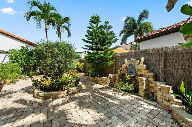 Building Photo - 13514 Fountain View Blvd