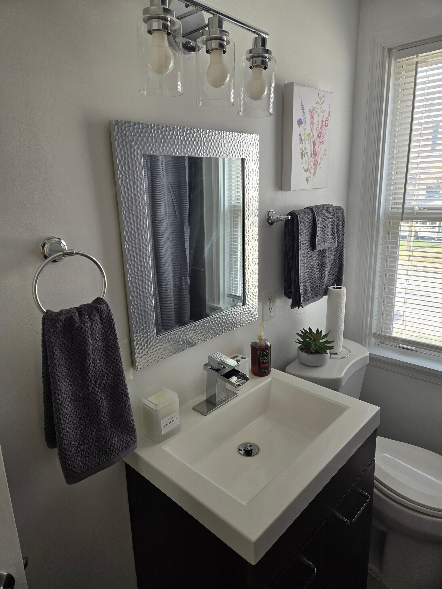 Building Photo - 1511 Woodbourne Ave