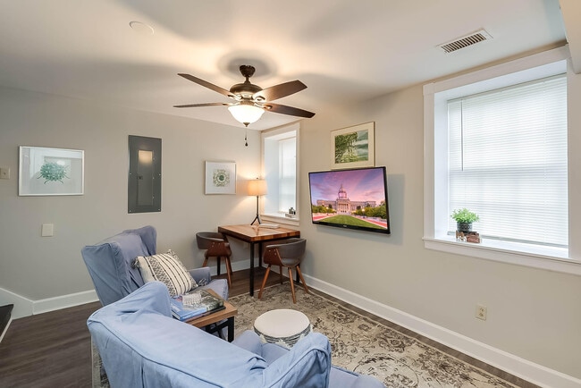 Building Photo - 612 Shelby St