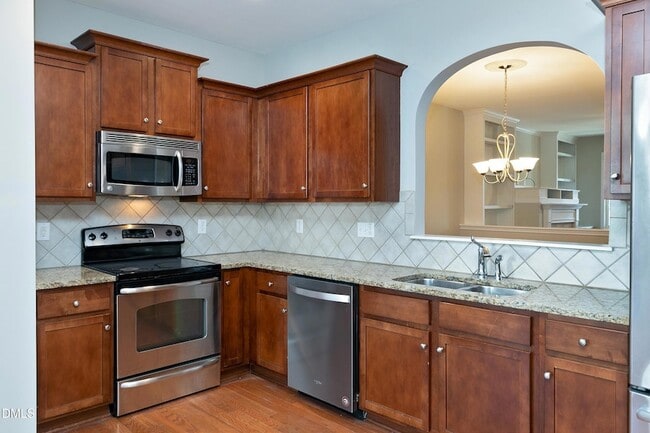 Building Photo - 514 Dragby Ln