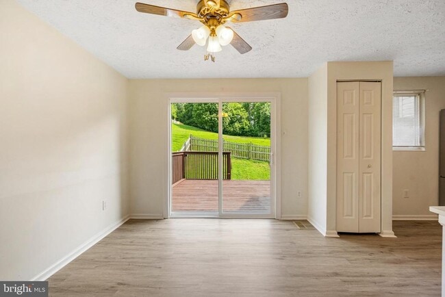 Building Photo - 3322 Raccoon Ct
