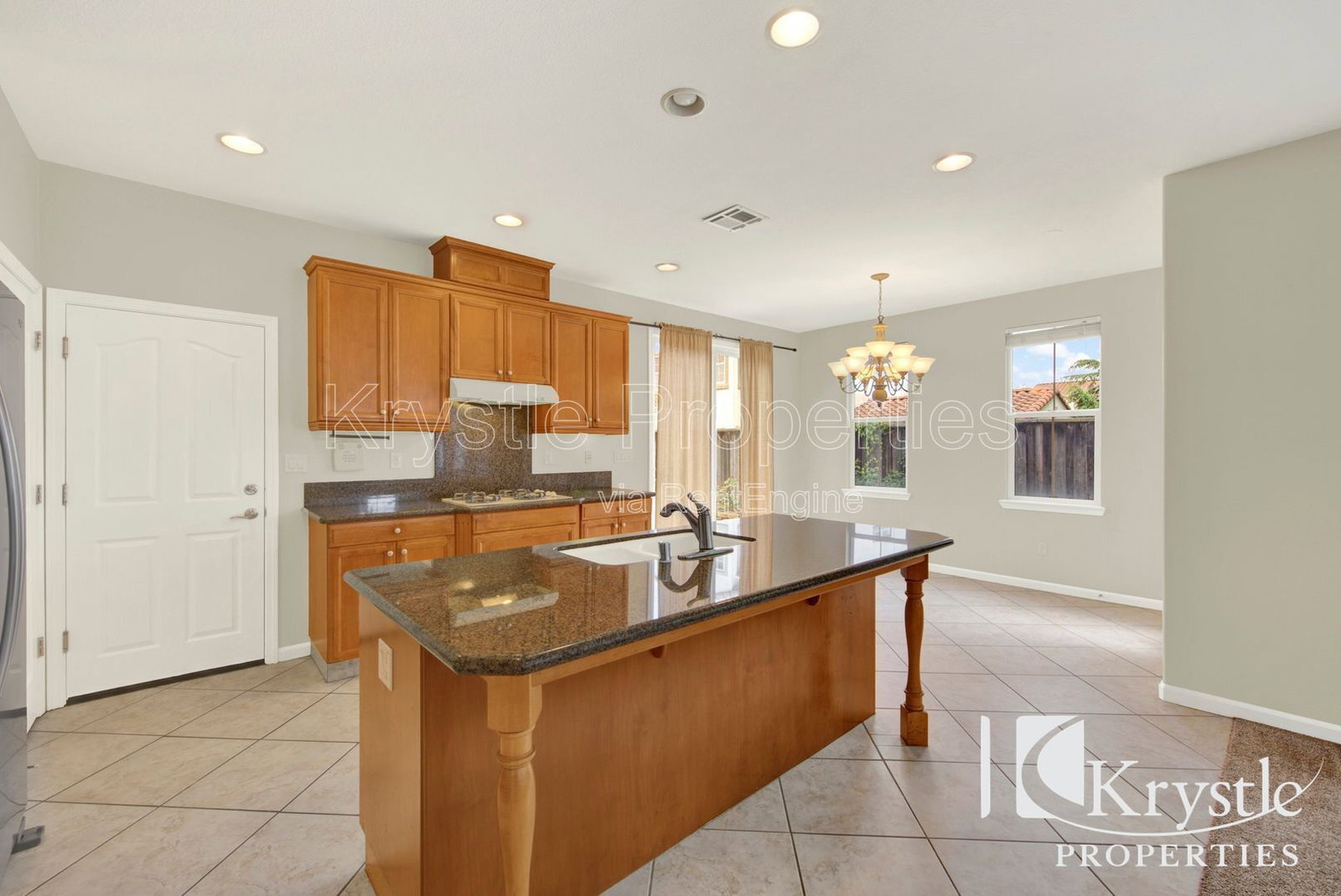 Building Photo - 300 Poplar Ave