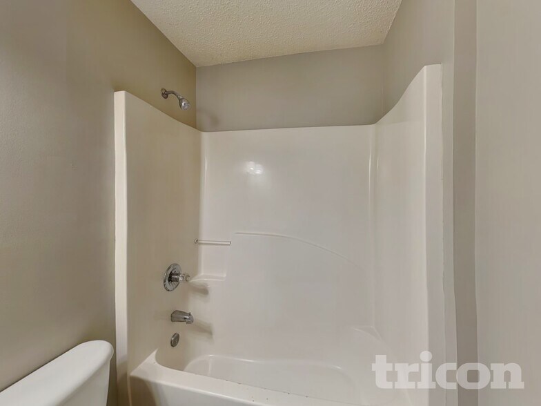 Building Photo - 4350 Jillian Dr