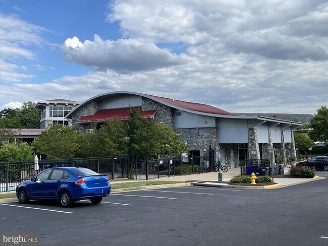Building Photo - 2153 Potomac Club Pkwy