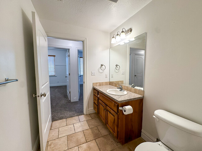 Building Photo - 248 S 550 W
