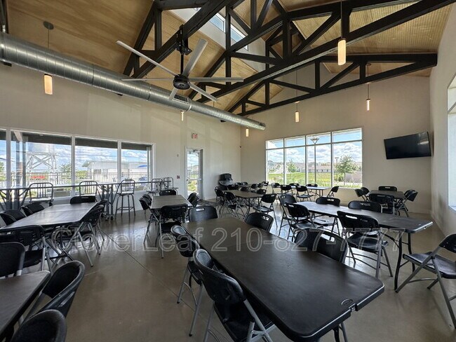 Building Photo - 14018 Piglet Trl