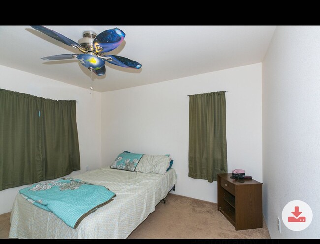 Building Photo - Beautiful spacious 4-bedroom, 2.5-bath hom...