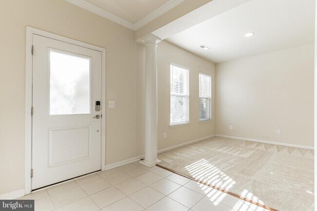 Building Photo - 25621 Pleasant Valley Rd