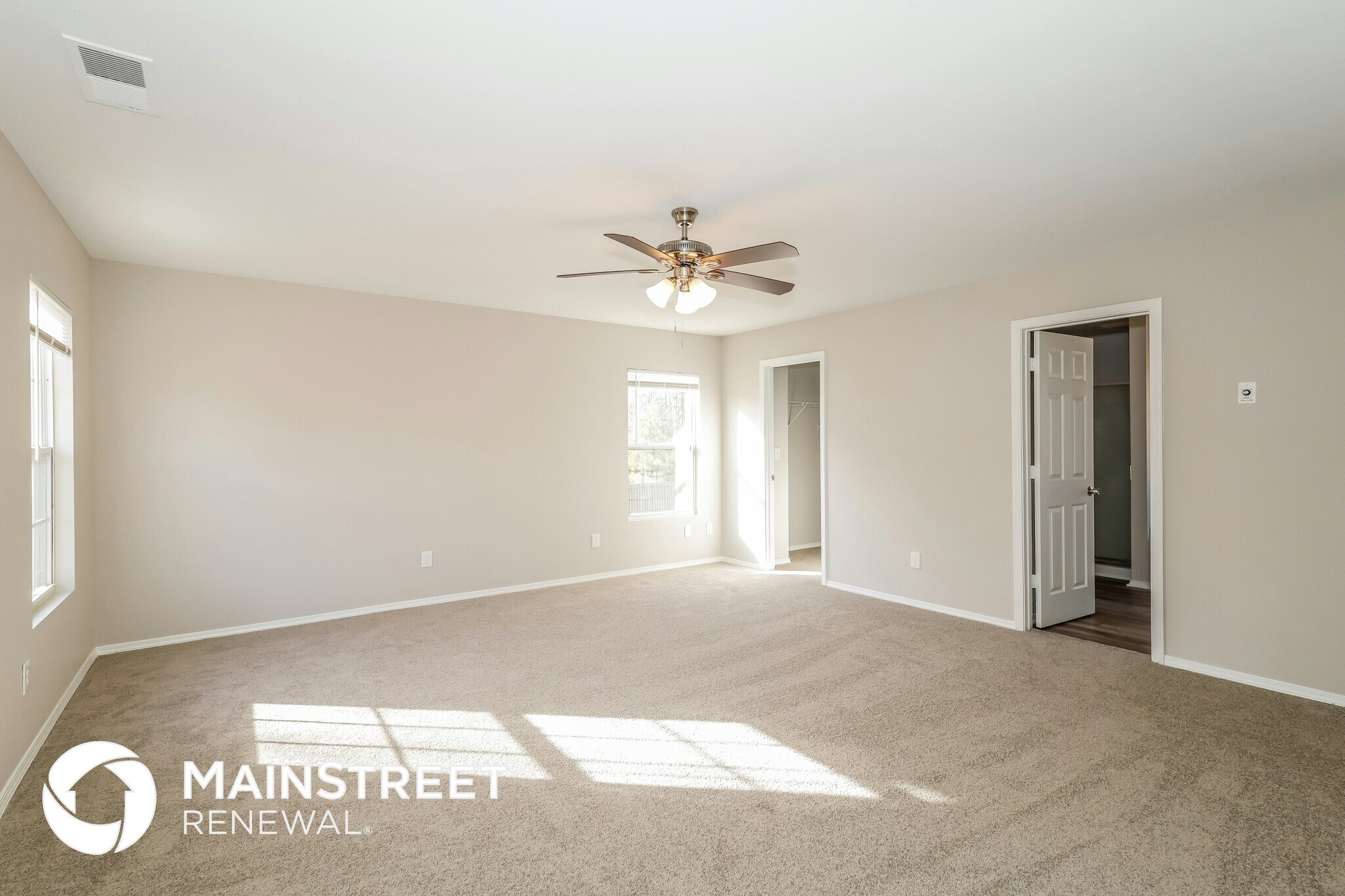Building Photo - 4018 Larkhaven Village Dr