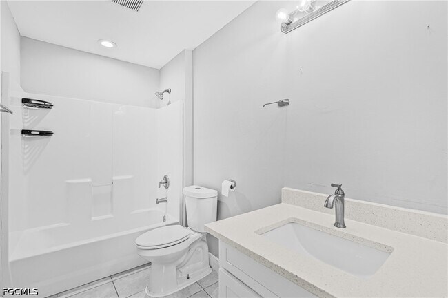 Building Photo - 3019 34th St SW