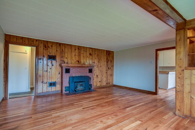 Building Photo - 3 Bedroom Rambler in Coupeville