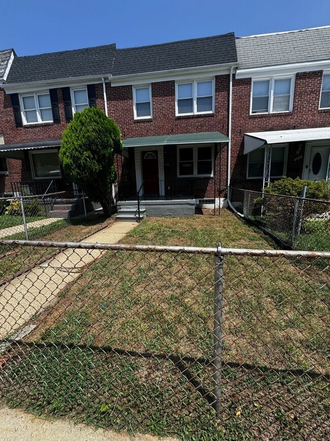 Building Photo - Stunning 3-Bedroom Renovated Townhome in Edmonson Village