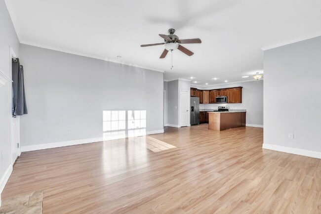 Building Photo - Beautiful 3BR/2BA in Travelers Rest with Granite Kitchen & Cozy Fireplace $2275/mo rent**